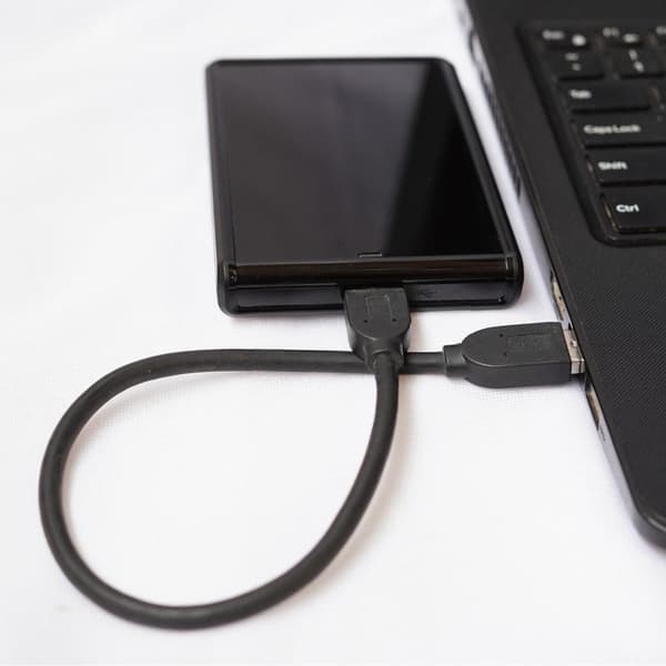 USB3.0 dataoverførselskabel med flere strømindgange til eksterne enheder