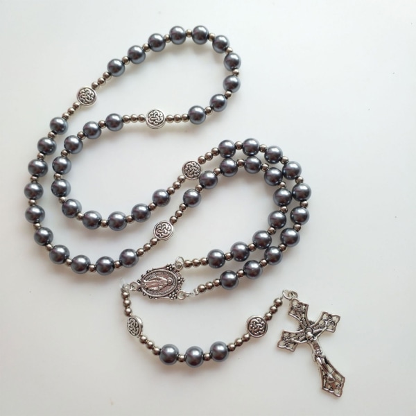 Vintage för Kors Rosenkrans Halsband Runda glaspärlor Mary Jesus Hänge Halsband Kvinnor Katolska Religiösa Smycken Present Grey