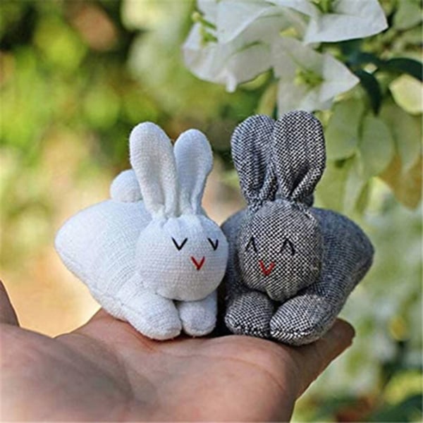 Påsk Mini Plysch Bunny Doll 3 kaniner i morotsväska Leksak Påskdekorationer Söta kaniner Väska för barn Presenter Hem