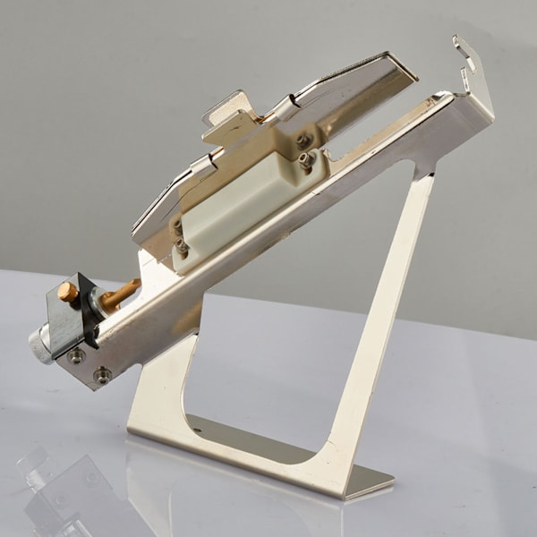 Justerbar fletching Jig aluminiumlegering fjäderstickverktyg för pilfjäderutrustning för gör-det-själv-bågskyttespilar Lätt för oss