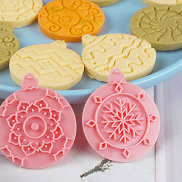10st Julkulor Kex Utskärare Kakstämplar Fondant Mould Plast Kakformar Köksbakningsmaterial