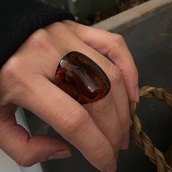 Chic Kaffe Tone Resin Ring Tilbehør Ideel til Modebevidste Kvinder