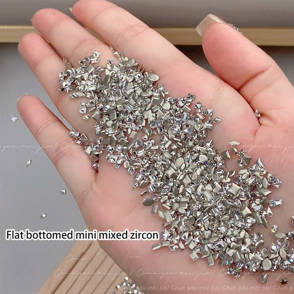 50x Mini Formade Nagelprydnader Platta Botten Naglar Konst Strass Nageldekor
