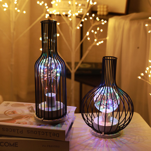 Smidesjärn sänglampa i form av vinflaska Nattlampa Hem Romantisk inredning Batteridriven lampa i nordisk stil E