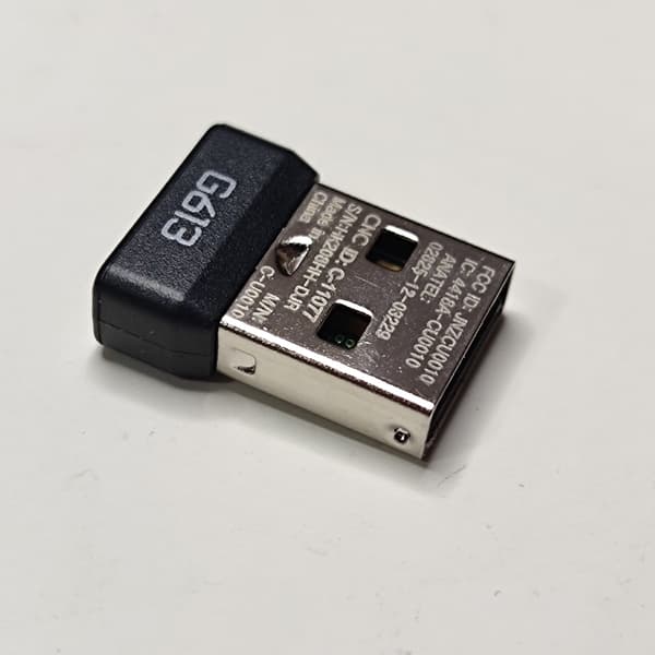 USB-vastaanotin G613-pelinäppäimistön sovittimille USB-dongle