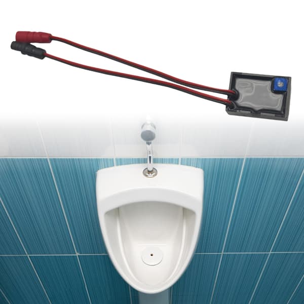 Automatiske sensorer urinal skylleventiler batteri til effektiv vandbesparelse