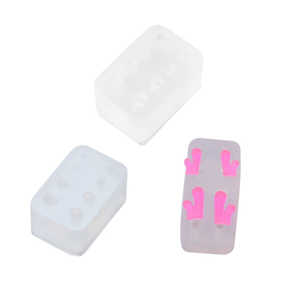 Miniatyr silikonform för djävul/boskap/fårhorn i epoxiharts med lera 2