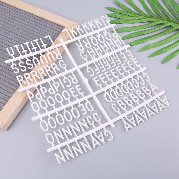 4 stycken tecken för filtbokstavstavlor Alfabet för utbytbara filtbokstavstavlor Milstolpar Semester Hållbar Black