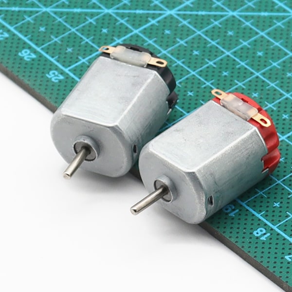 Pieni 130 Moottori Pieni Moottori Mini 3V 15000RPM Moottori DIY Leluharrastuksiin