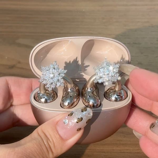 Glitrende Rhinestones Øretelefon Øreklips Intrikat Vinterflake Design Klips