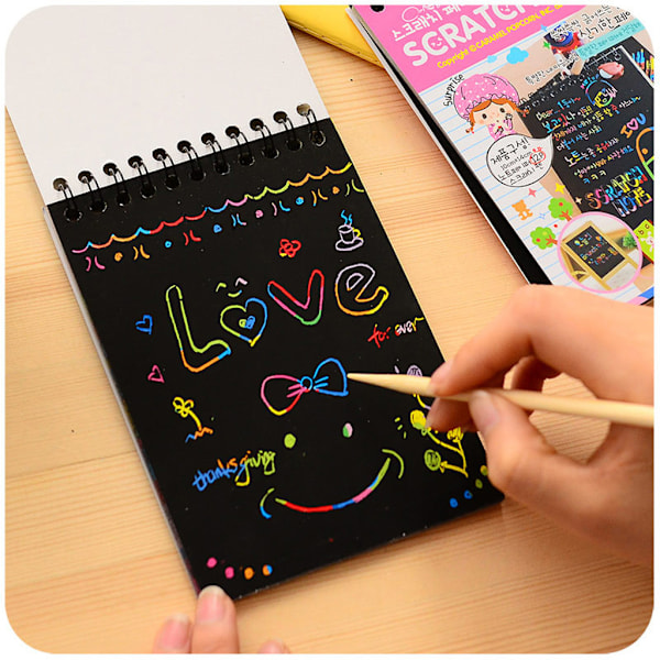 Skrapande anteckningsbok Konsthantverk Rainbow Scratch Sketch Notes för Creative Magic Doodle Notebook Ritsats Kids Favor S