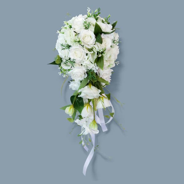 Rose bröllop brudbukett romantiska vattenfall håller blomma bruden brud brud