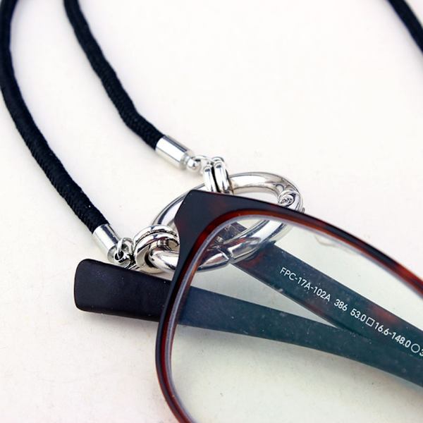 Glasögonhållare Halsband Ring Enkel glasögonhållare Rem Kedja Solglasögonhållare Anti-förlorad sladd Halsband för kvinnor män Red
