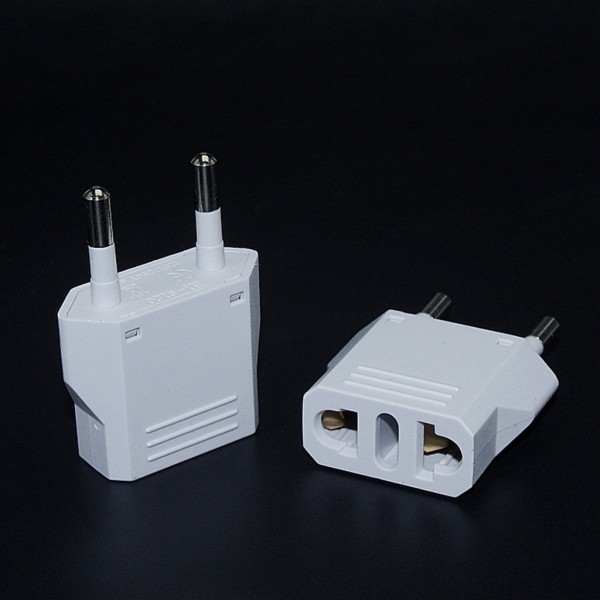 Europeisk resekontakt Adapter USA till Europa Adapter Uttag Omvandlare Amerika till EU Power Eluttag Black