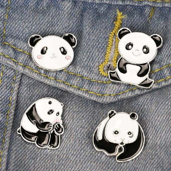 Jul Brosch Pin Legering Tecknad Panda Märken Brosch Pins Smycken för Kläder Väskor Hatt Tillbehör DIY Hantverk Material