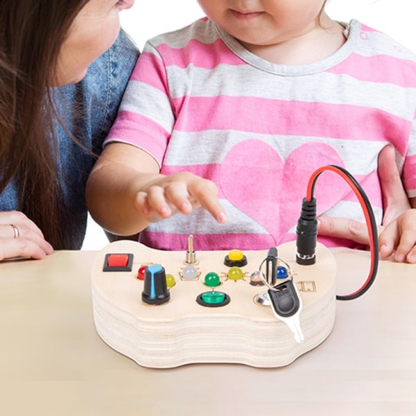 Electronic BusyBoard Toddler LED-ljus BusyBoard Trä Fysisk utbildning Leksak Space Switch Platta Montessori Busy Cube