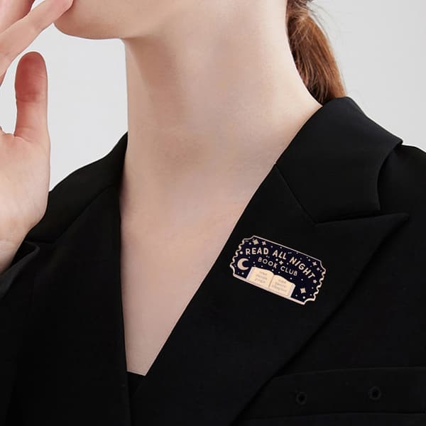 Modeaccessoar Lämplig för Bokhandelsträffar och Egen Stil