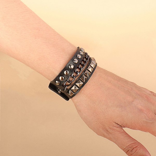 Punkarmband för män Kvinnor -Goth svart läderarmband med metallnit med dubbar och nitar Manschettarmband Smycken Justerbar