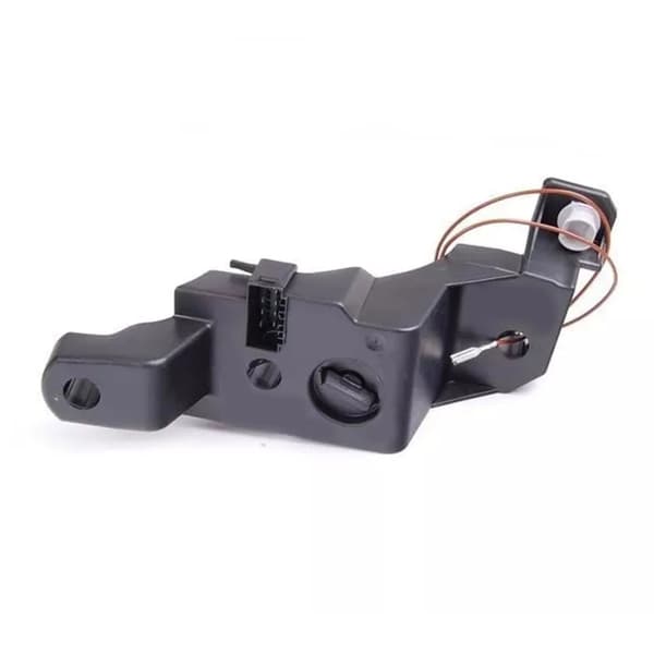 Autotarvike E60 2007-2010 auton takavalon pistokepaneeliin Left