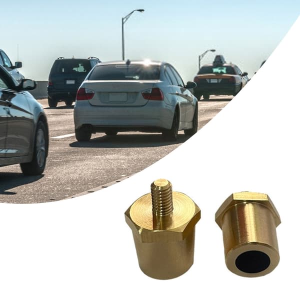 Positive og negative batteripoler Ladekontakt Gjenge