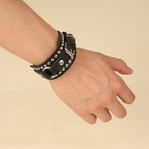 Punkarmband med dubb i läder Dubbat armband Nitar Armband Spike Nitar Manschettarmband Unisex Dubbat armband i metall
