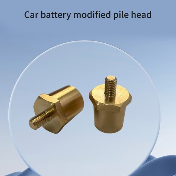 Positive og negative batteripoler Ladekontakt Gjenge