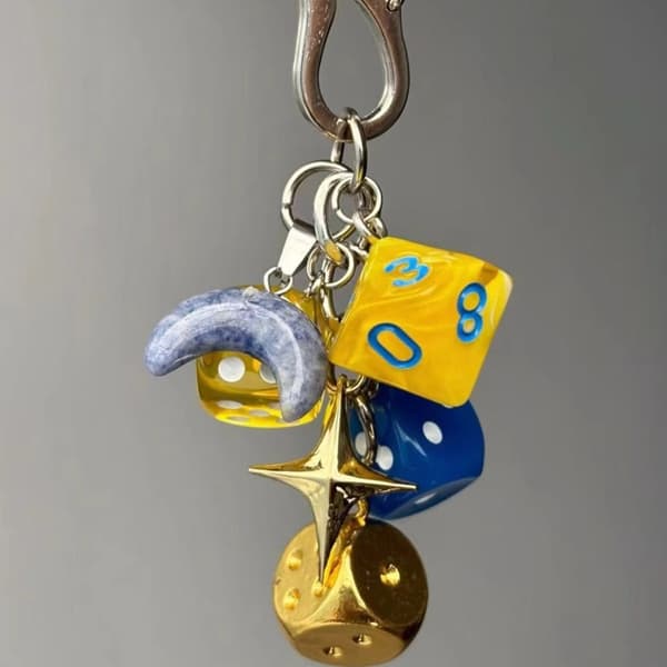 Mode Tärningar Berlock Nyckelring Mångsidig Kub Amulett Accessoar för Kvinnor Plånbok
