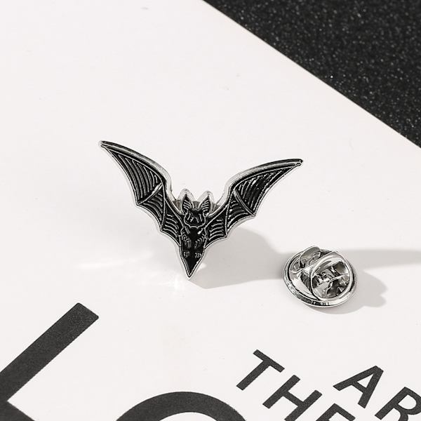 Fladdermus Emalj Pin Alternativ Goth Mode Witchy Style Halloween Gåva Spöklik Lapel Brosch Smycken Tillbehör Punk Badge Pin