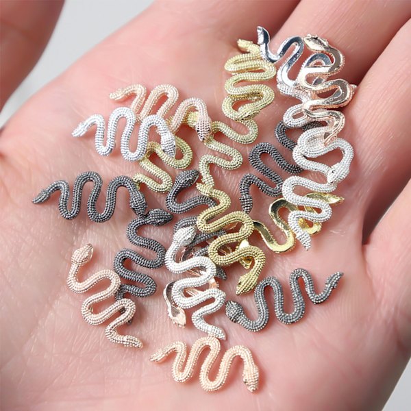 Snake Nail Art Charms Legering Snake Wave Nail art 3D Nail Studs Metall Nagel Smycken Tillbehör för DIY Craft
