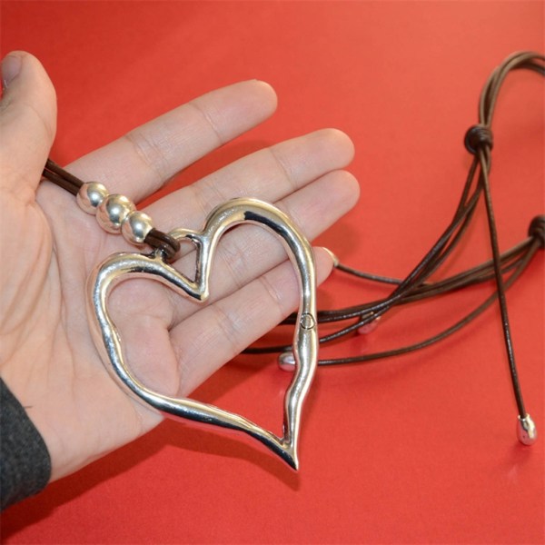 Delikat Irregular Love Choker Snyggt ihåligt hjärta hänge Halsband Y2K Läderhalsband Vardagssmycken för kvinnor Tjej