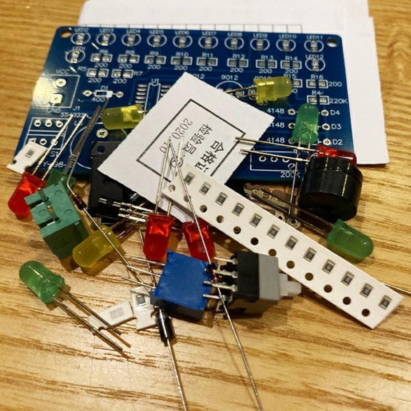Elektroniska LED-blinkljus Lödövningstavla PCB DIY Kit