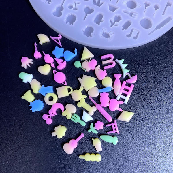 Glänsande Blank Geometri Filler Olika symboler Silikon Form DIY Nyckelring Hängsmycken för väska dekorationer