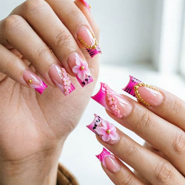 Rosa Gradient Manikyr Neglesett med Blomsterdetaljer og Leopardkontrast