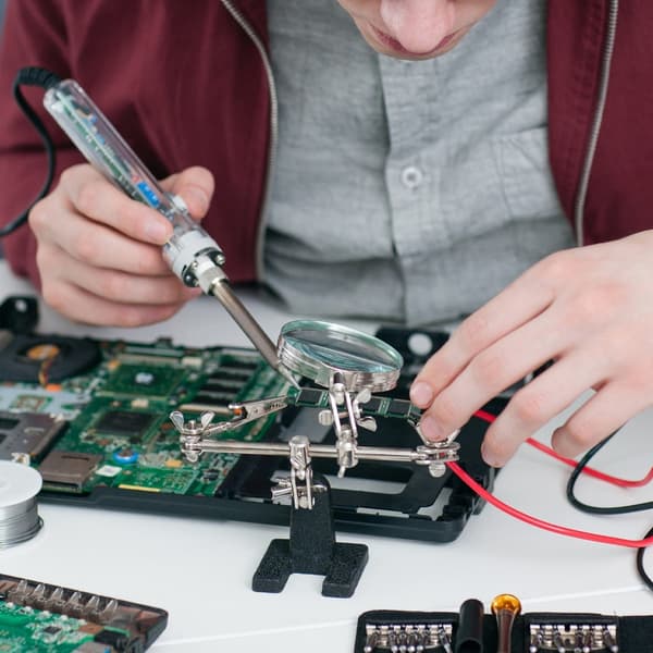 Sett mikrokontroller egnet for kontrollsystemer og mer