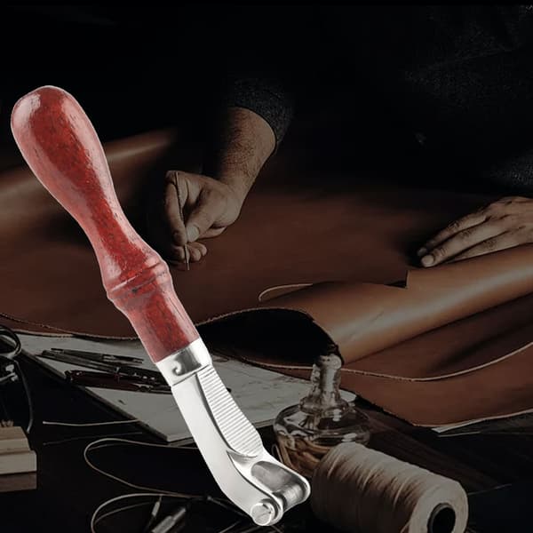Professionelt læderprægeværktøj med ergonomisk trægreb