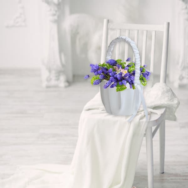 Vit Satäng Blomsterkorg Elegant Flickkorg Ceremoni Dekorationskorg