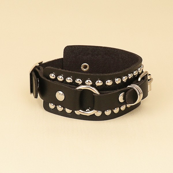 Punkarmband med dubb i läder Dubbat armband Nitar Armband Spike Nitar Manschettarmband Unisex Dubbat armband i metall