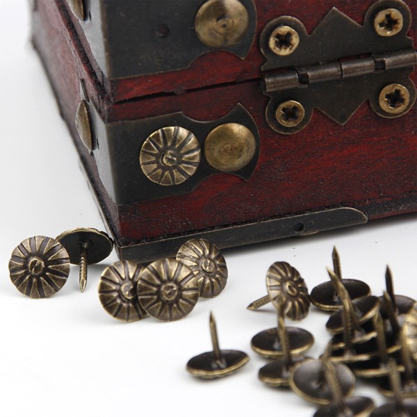 100 stycken klädsel Nagel antika möbler Dekorativa stickor Sortimentsats för smycken Present Vinlåda Soffa Slitstark Gold