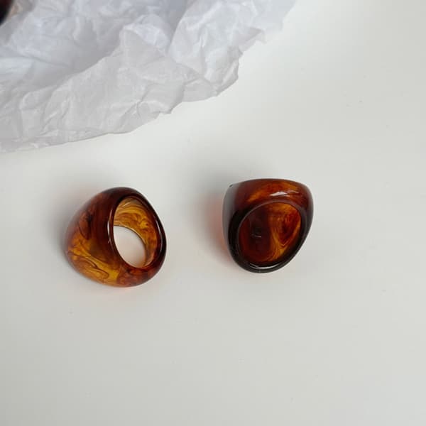 Chic Kaffe Tone Resin Ring Tilbehør Ideel til Modebevidste Kvinder