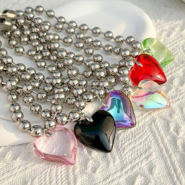 Modetrend Ljus Lyx Nischkänsla Hjärta Nyckelbenskedja Temperament Enkelt Kallvind Kristall Kärleksformigt halsband Color