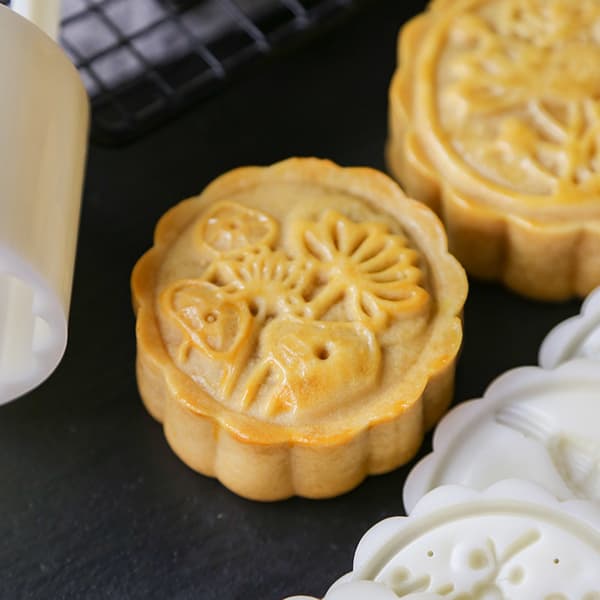 25g Mooncake form med 6 st Blomstämplar Handpress Moon Cake Mould DIY Bakeware
