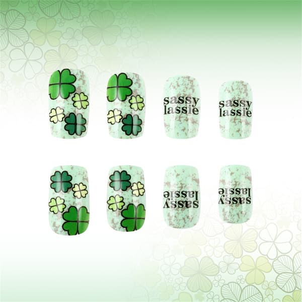 Patrick's Day 24 stk. korte kunstige negle med kløverdesign til kvinder