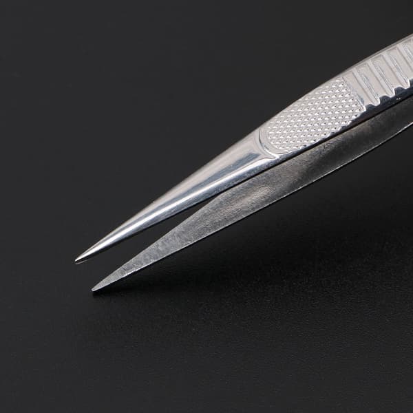 Profesjonell rett pinsett med fin spiss for vippeextensions, rustfritt stål
