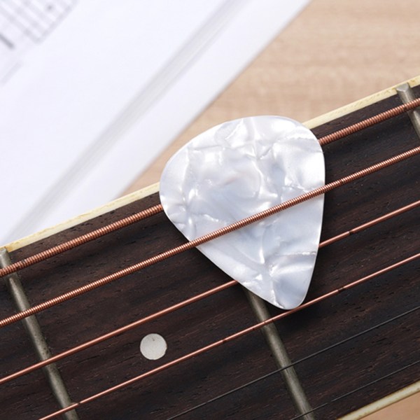 Diamantklassad zinklegering Guitar Pick Halsband Pick Pendant Musikälskare Musikerpresent till gitarrspelare