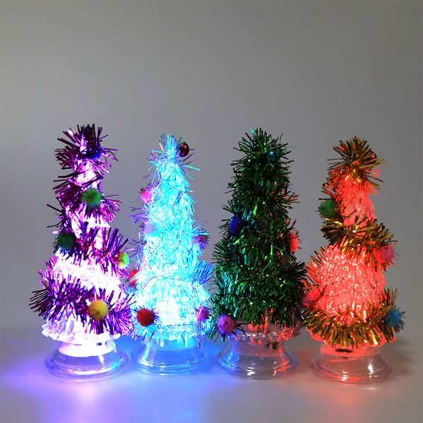 Konstgjord miniatyrjulgran med LED-ljusprydnad skrivbordsscendekor för nyårsfest för festivalhelgen Gold