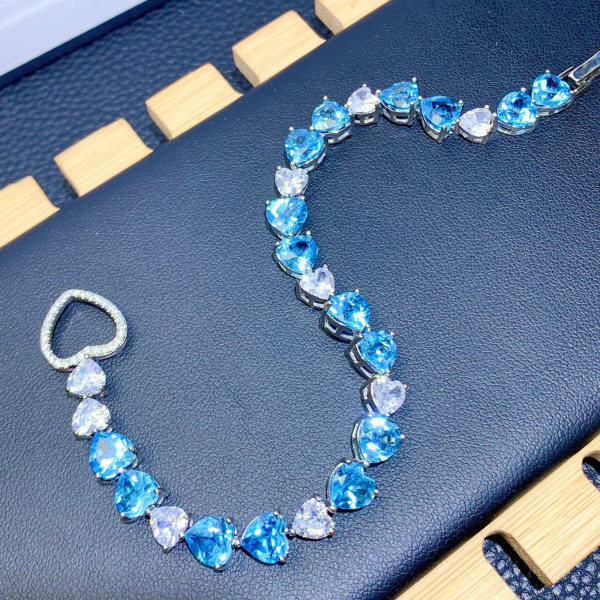 Imitation Natural for Swiss Blue Topaz Armband Lyxigt hjärta Armband Mode Smycken Present för kvinnor Flickor