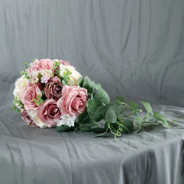 Konstgjorda rosenblommor Bröllop romantisk bukett Brud Brudbukett Brudtärna
