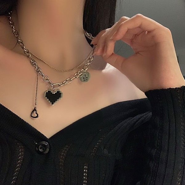 2 st/ set Europeisk och amerikansk stil Love Alloy Chain Kärleksformad Ins Net Red Cold Wind Dubbellagers nyckelbenskedja