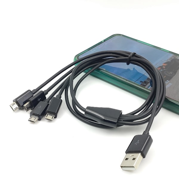 4-i-1 USB hane till Micro USB hane Laddningskabel Micro USB splitterkabel Totalt 1 meter lång 75 cm huvudledning 25 cm grenledning Black