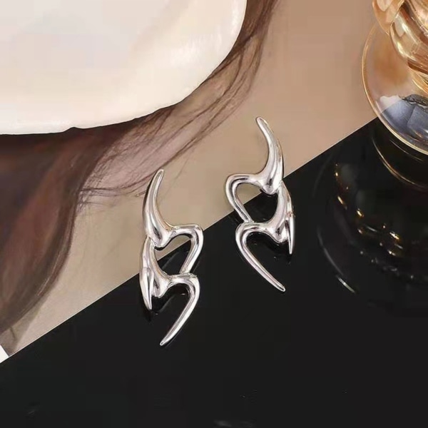 Oregelbunden anteckning Dingla droppörhänge Enkel metallstift Örhänge Modedeklaration Smycken Födelsedagspresent för kvinnor Flickor